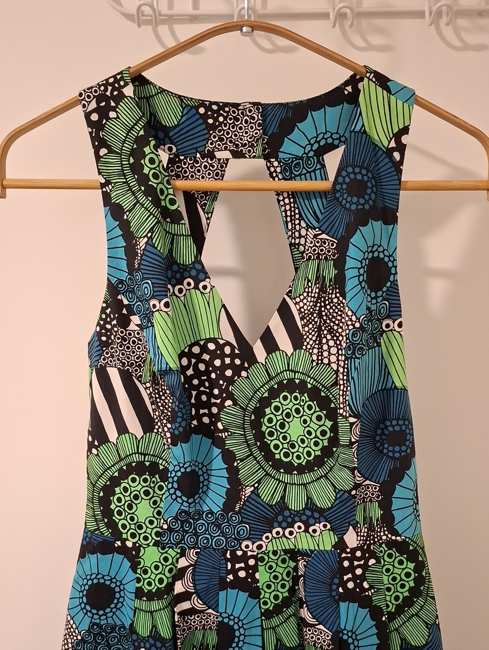 Banana Republic x Marimekko Blue & Green Floral Pleated Mini Dress (US 2) - Picture 2 of 7